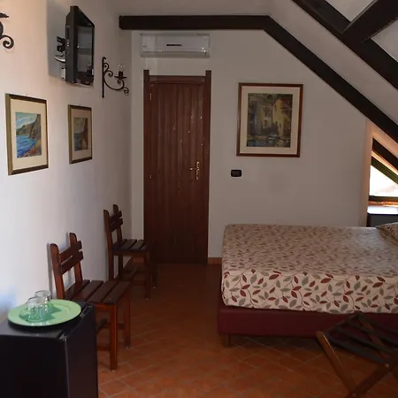 La Locandiera Scilla